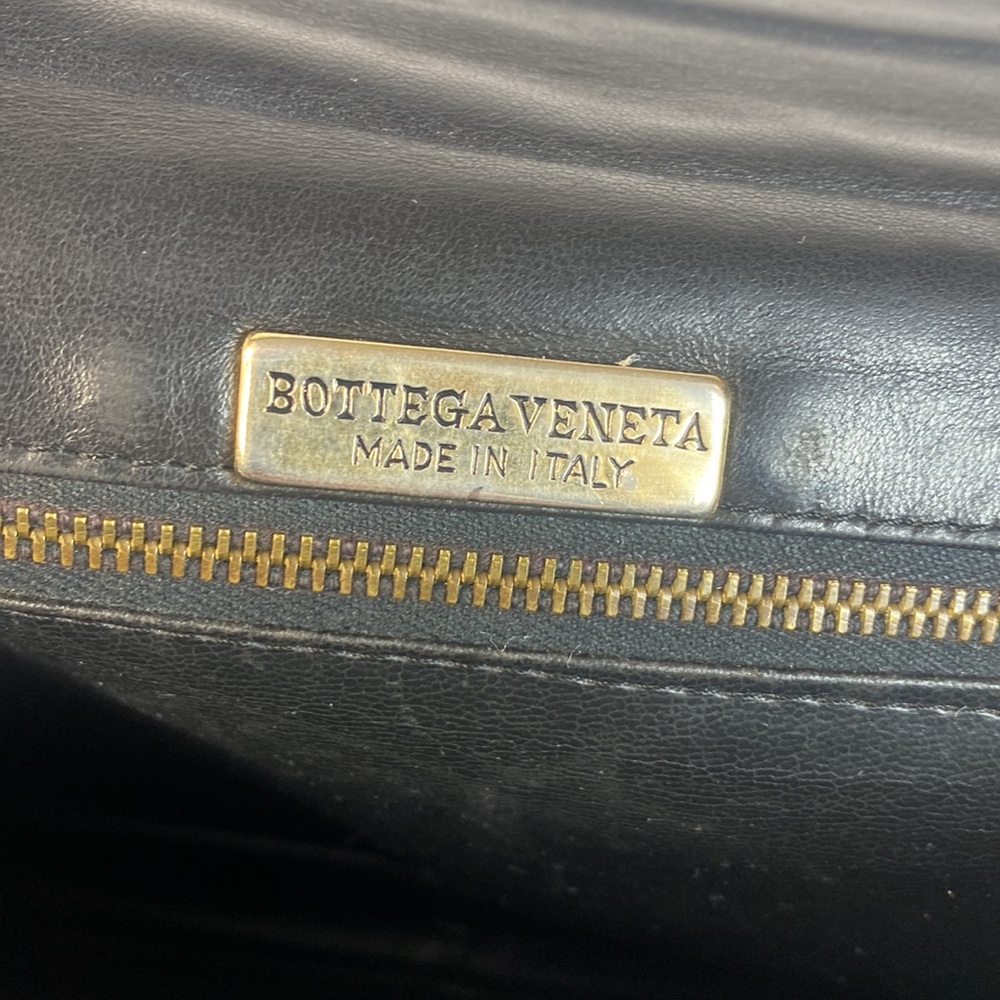 Authentic/Vintage Bottega Veneta Crossbody/Shoulder/clutch w/ matching wallet - Picture 7 of 16
